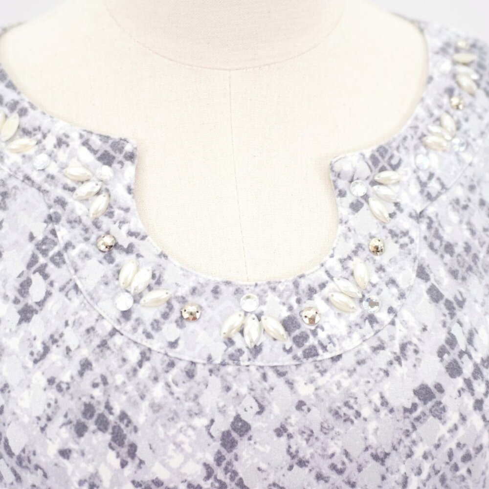 Hearts Of Palm Gray Rhinestone Snakeskin Open Slit Round Neck Blouse Top XL Cott - Picture 2 of 9